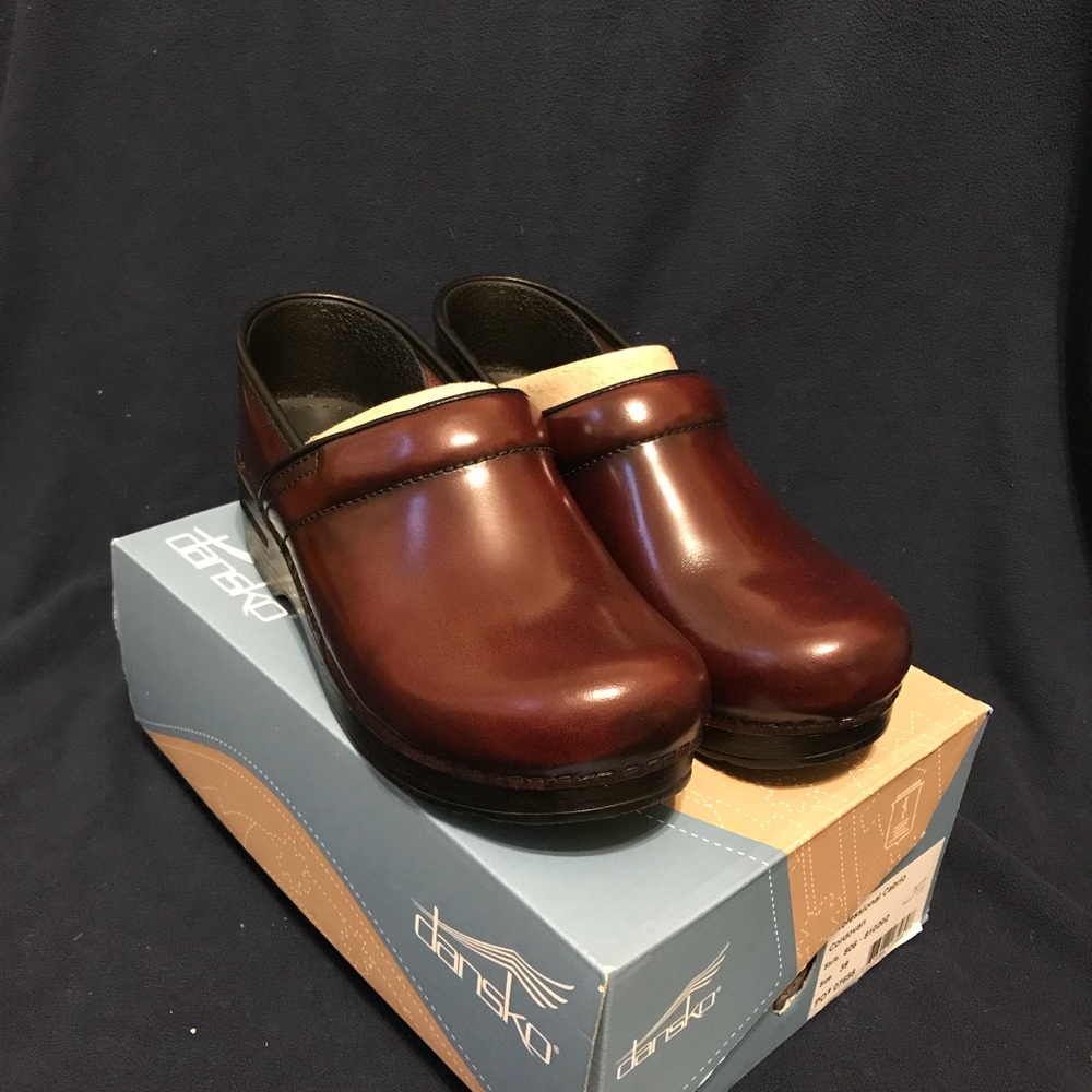 Dansko clogs- Cordovan (Burgandy)